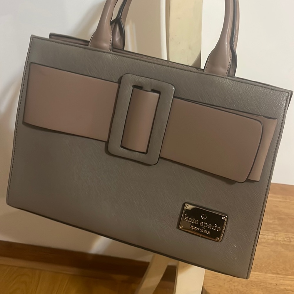 Cute Kate Spade purse. Brand New! Never used.